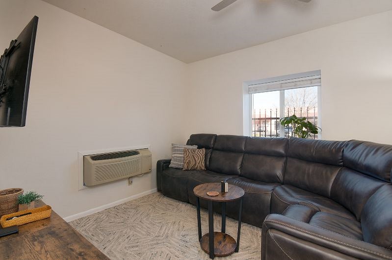 Furnished Finder property 485415_1 photo 3