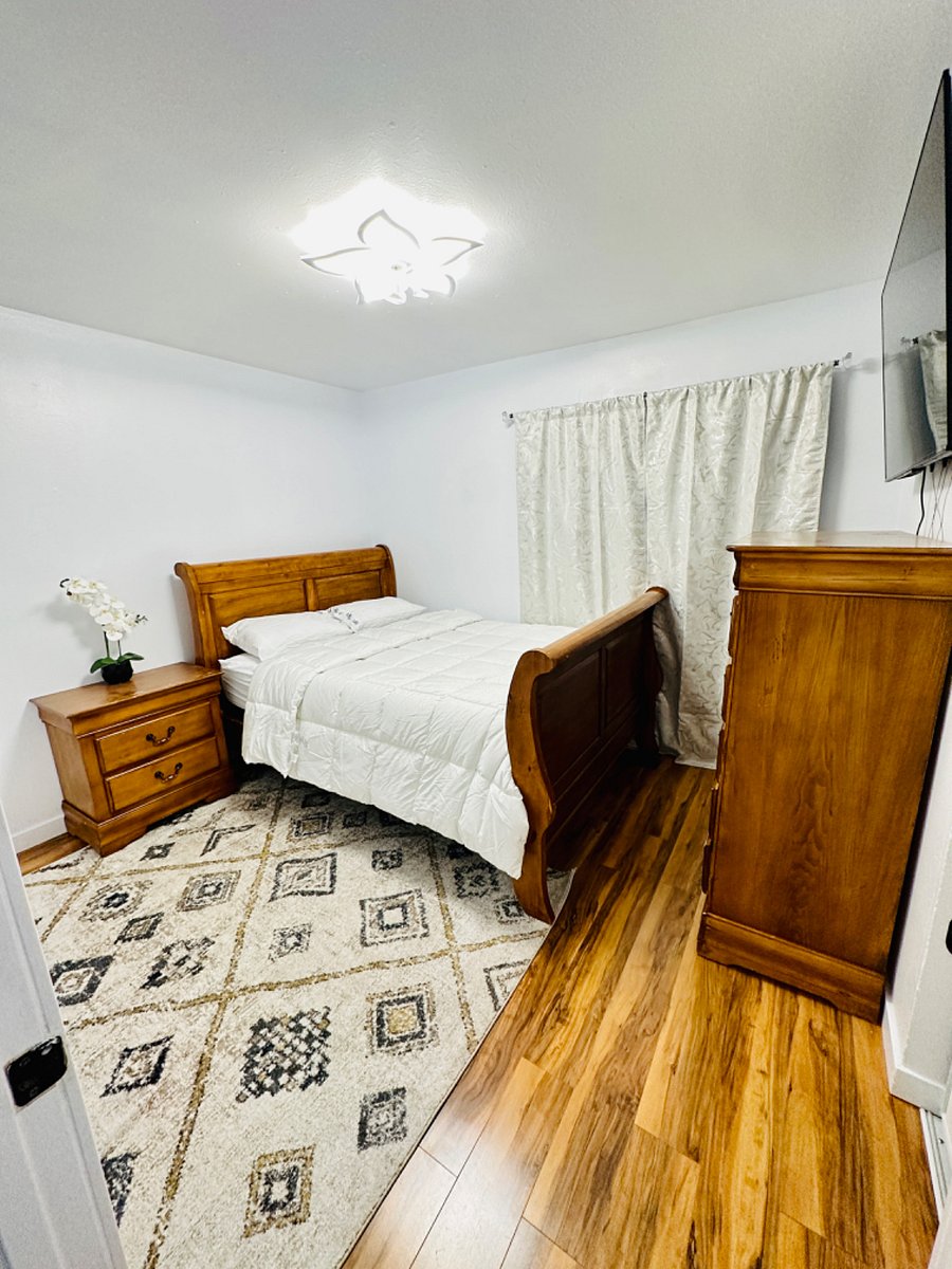 Furnished Finder property 485431_1 photo 3