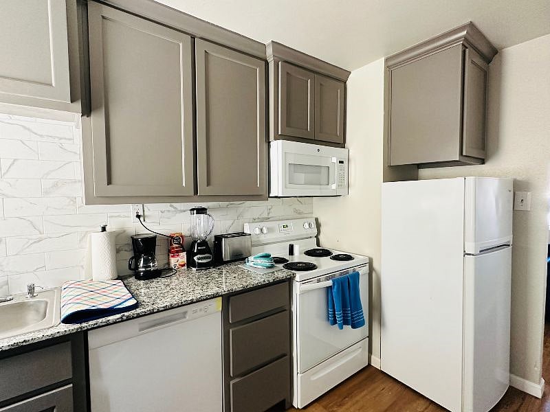 Furnished Finder property 485550_1 photo 5
