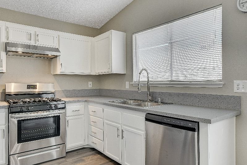 Furnished Finder property 485570_1 photo 15