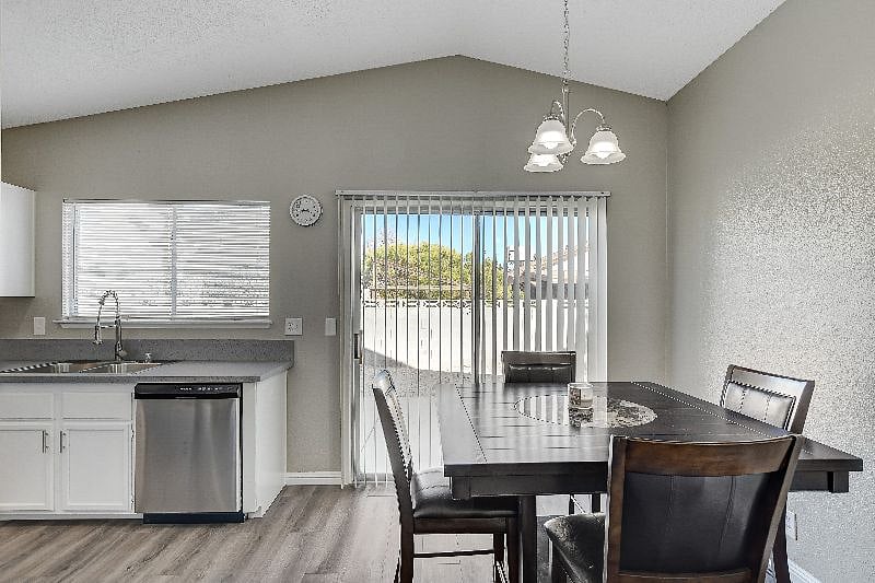 Furnished Finder property 485570_1 photo 16