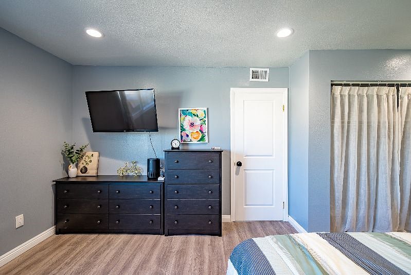 Furnished Finder property 485615_1 photo 25