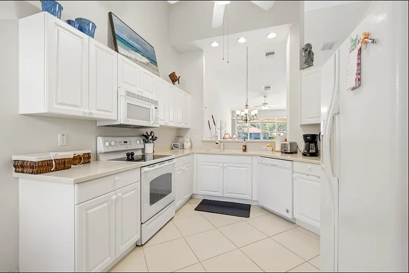Furnished Finder property 485698_1 photo 12