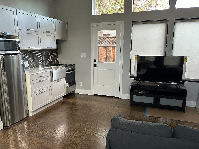 Furnished Finder property 485794_1 photo 5