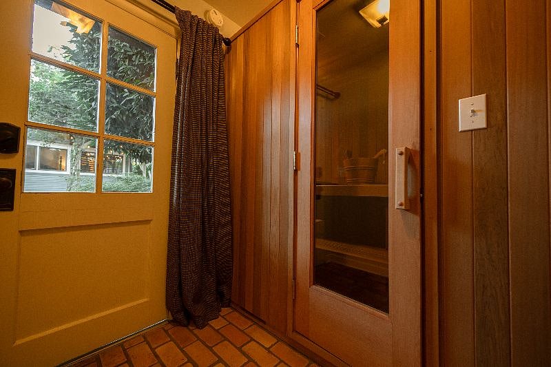 Furnished Finder property 485831_1 photo 33