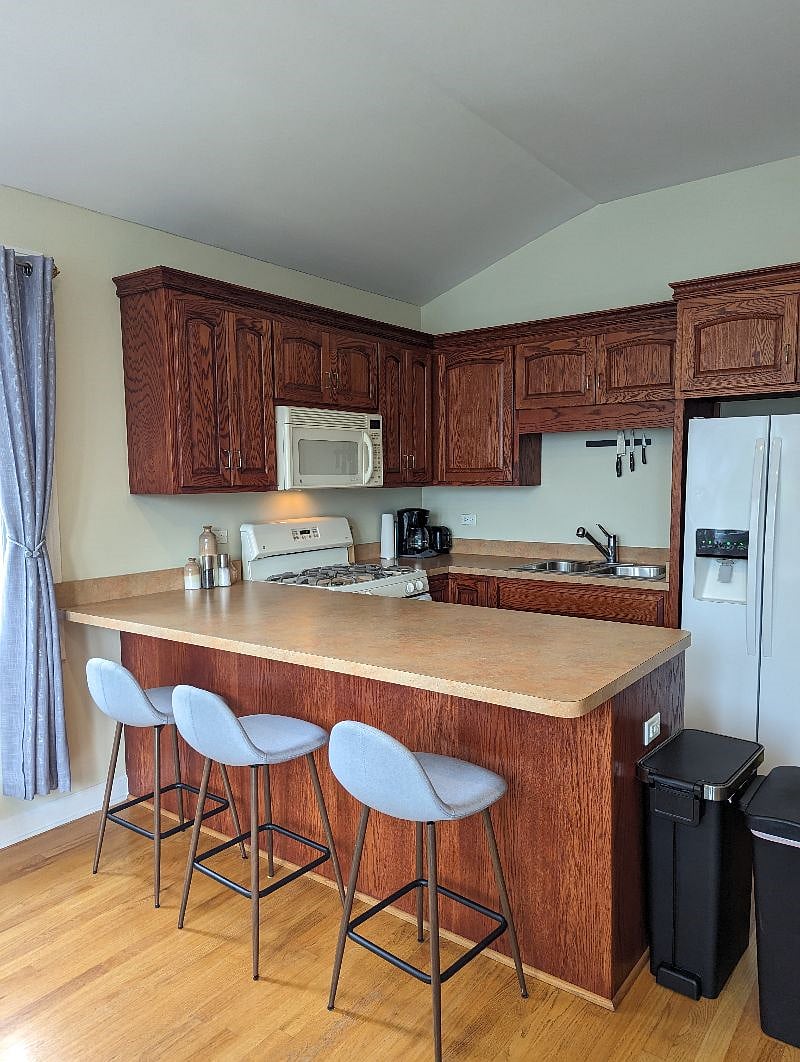 Kitchen, Microwave since replaced