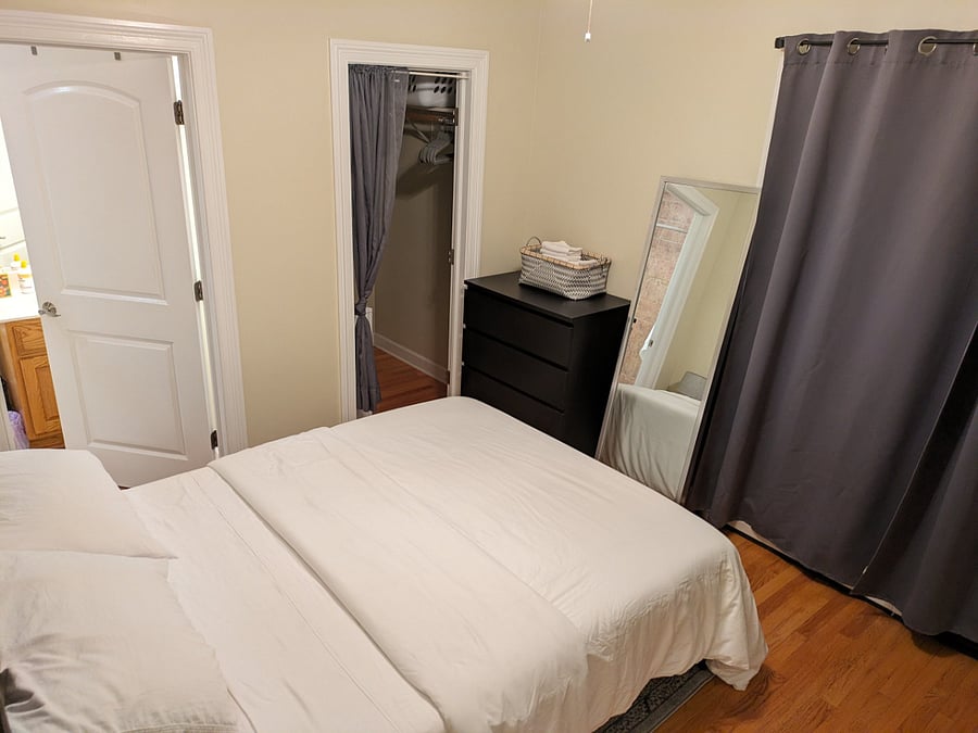Main Bedroom with en Suite Bathroom and Washer/Dryer