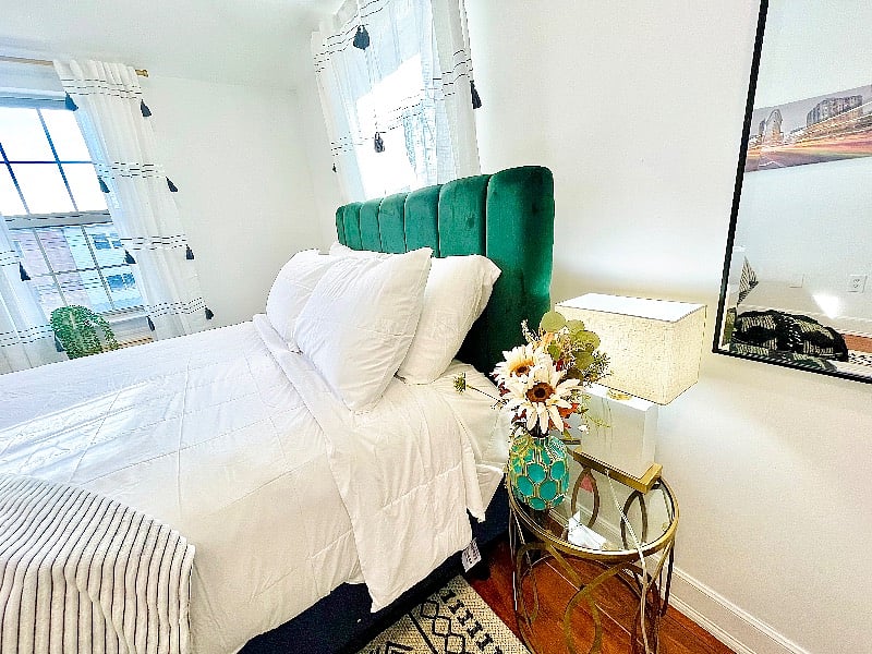 2nd bedroom with Queen size bed