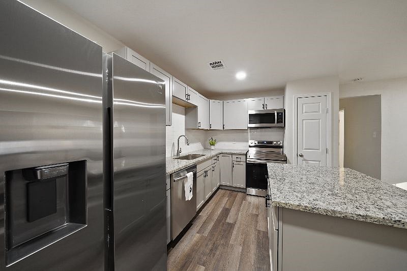 Furnished Finder property 486250_1 photo 10
