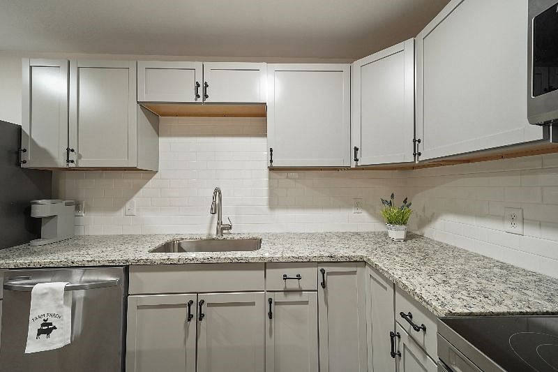 Furnished Finder property 486250_1 photo 12