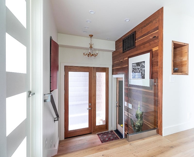Front interior entrance - bedrooms on this lower level