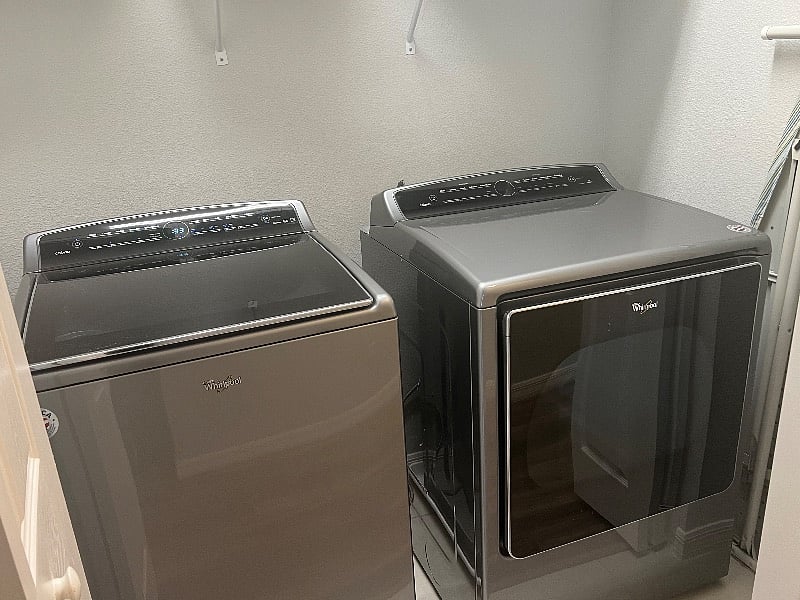 1 year old Whirlpool Cabrio W/D With steam -Wrinkle Free