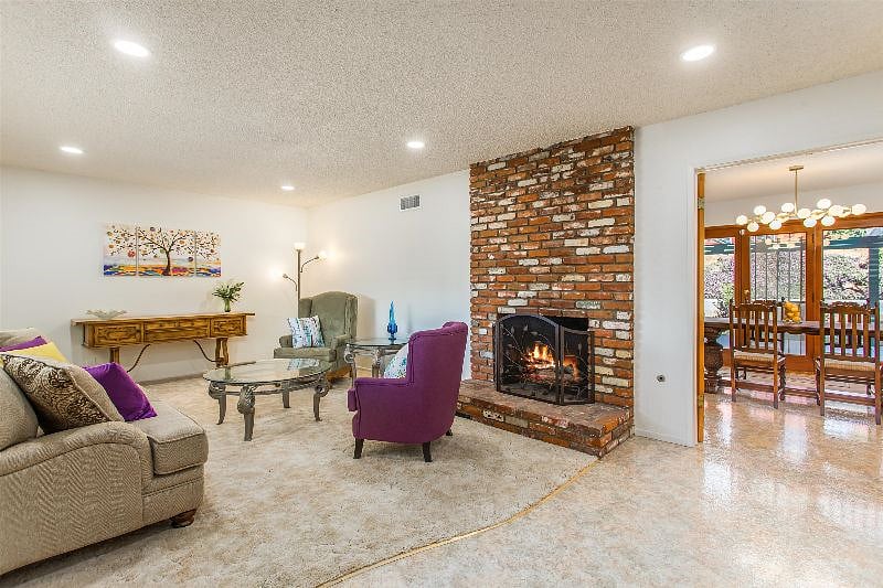Common Space Living Room 1