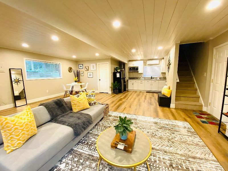 Furnished Finder property 486414_1 photo 1