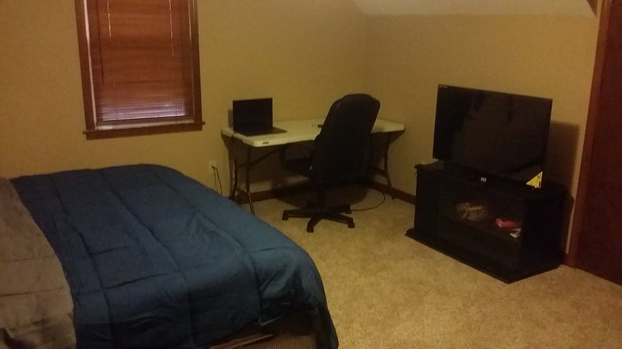Upstairs Room #2 (Shared Hallway bathroom), King bed