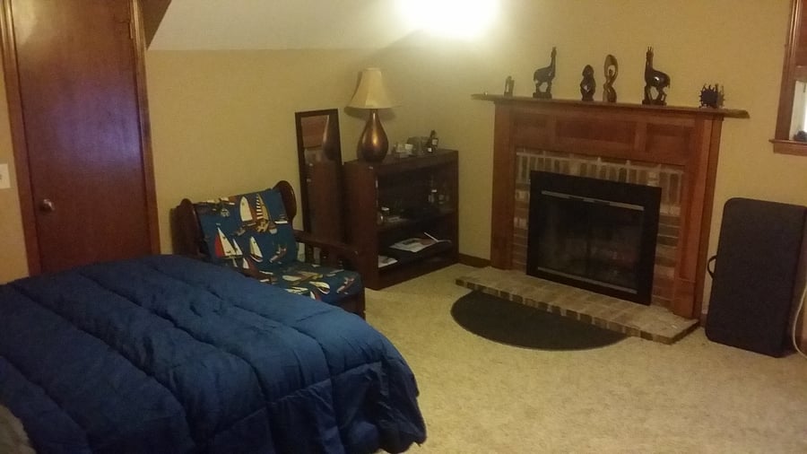 Upstairs Room #3 (Shared Hallway bathroom)