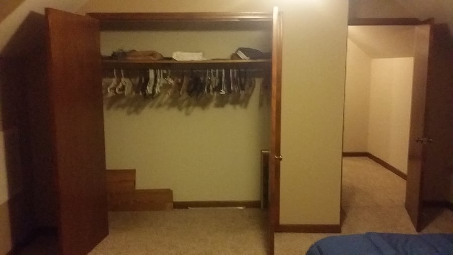 Upstairs Room #2 (Shared Hallway bathroom)