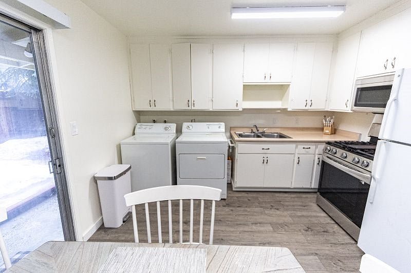 Furnished Finder property 486733_1 photo 17