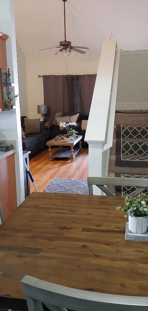 Furnished Finder property 487009_1 photo 4