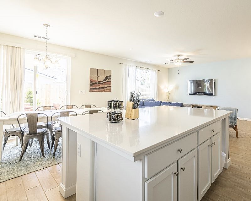 Furnished Finder property 487026_1 photo 9