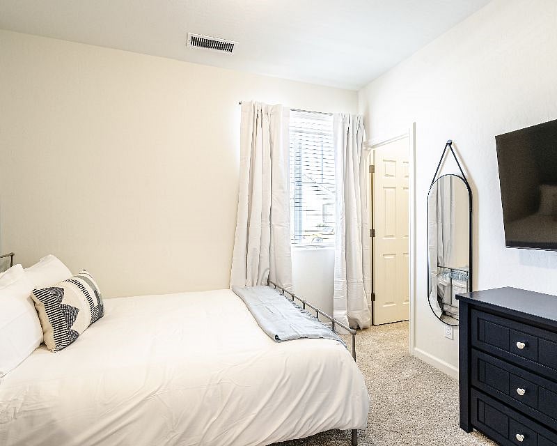 Furnished Finder property 487026_1 photo 15