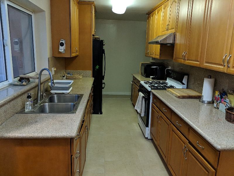 Fully stocked kitchen with microwave, toaster, stove, over, fridge and everything you need to make great meals!