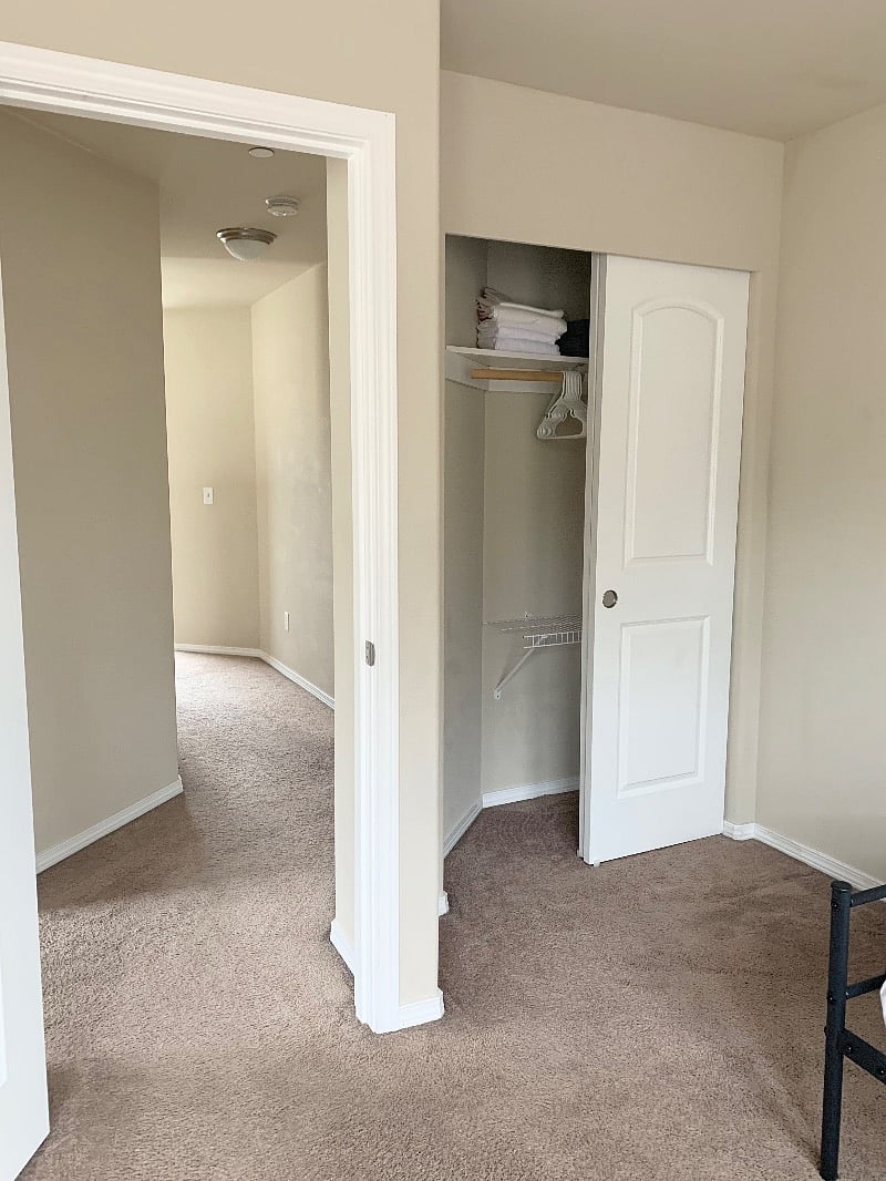 Angle from Room 3. Hallway to the laundry room and stairs to go down. 