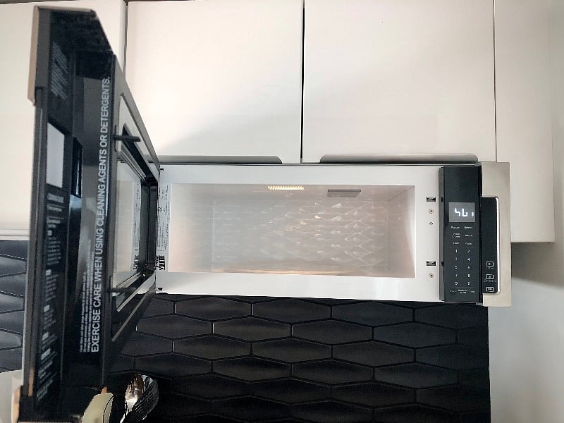 KitchenAid microwave/range hood is extra skinny