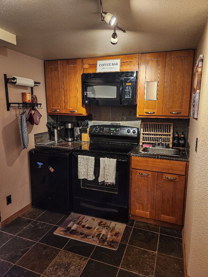 Furnished Finder property 487110_1 photo 5