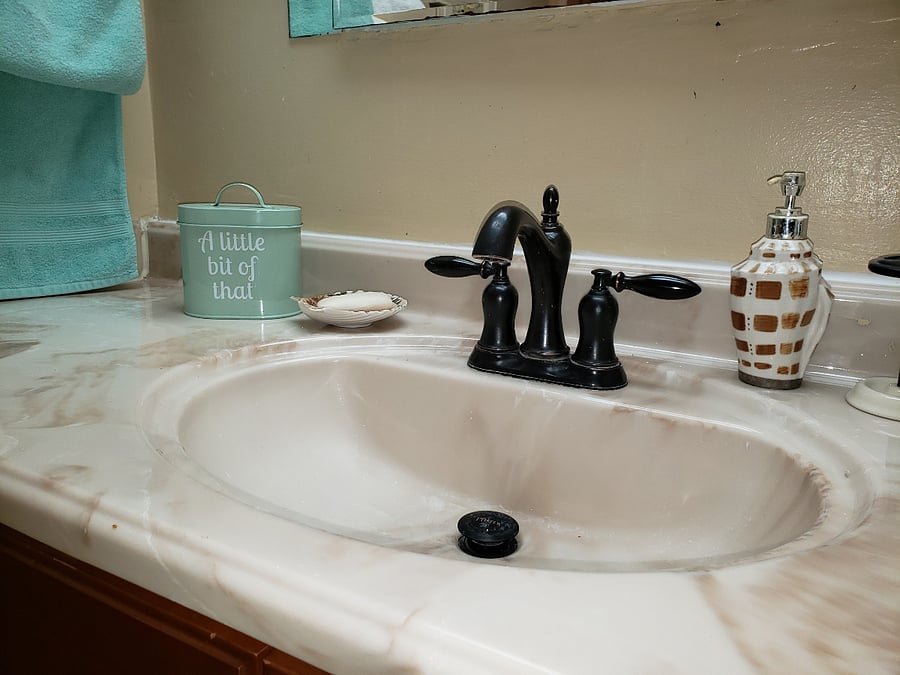Bathroom 1 Tub