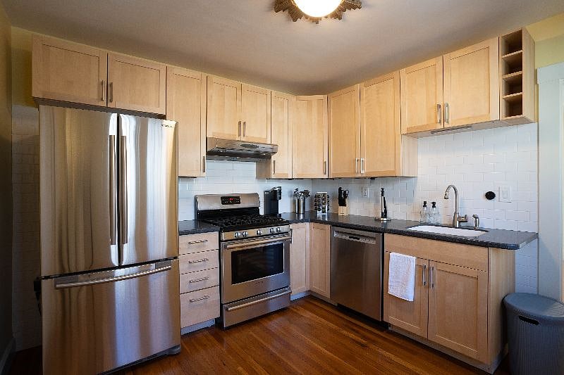 Furnished Finder property 487203_1 photo 3
