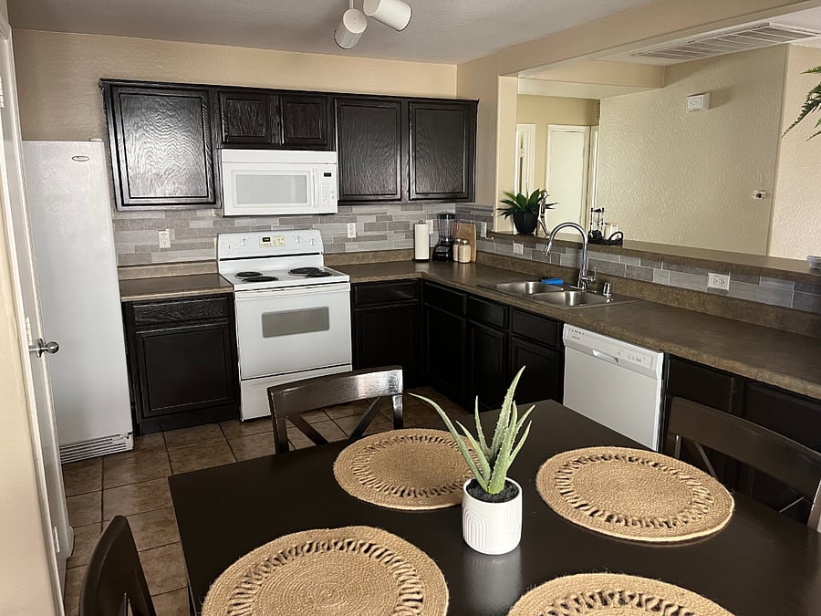 Furnished Finder property 487947_3 photo 5