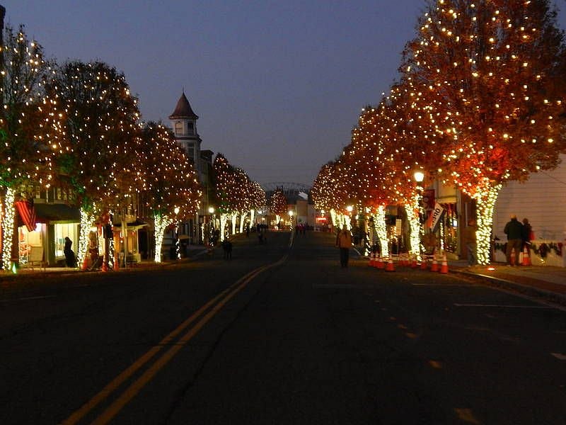 Downtown lights up for Christmas