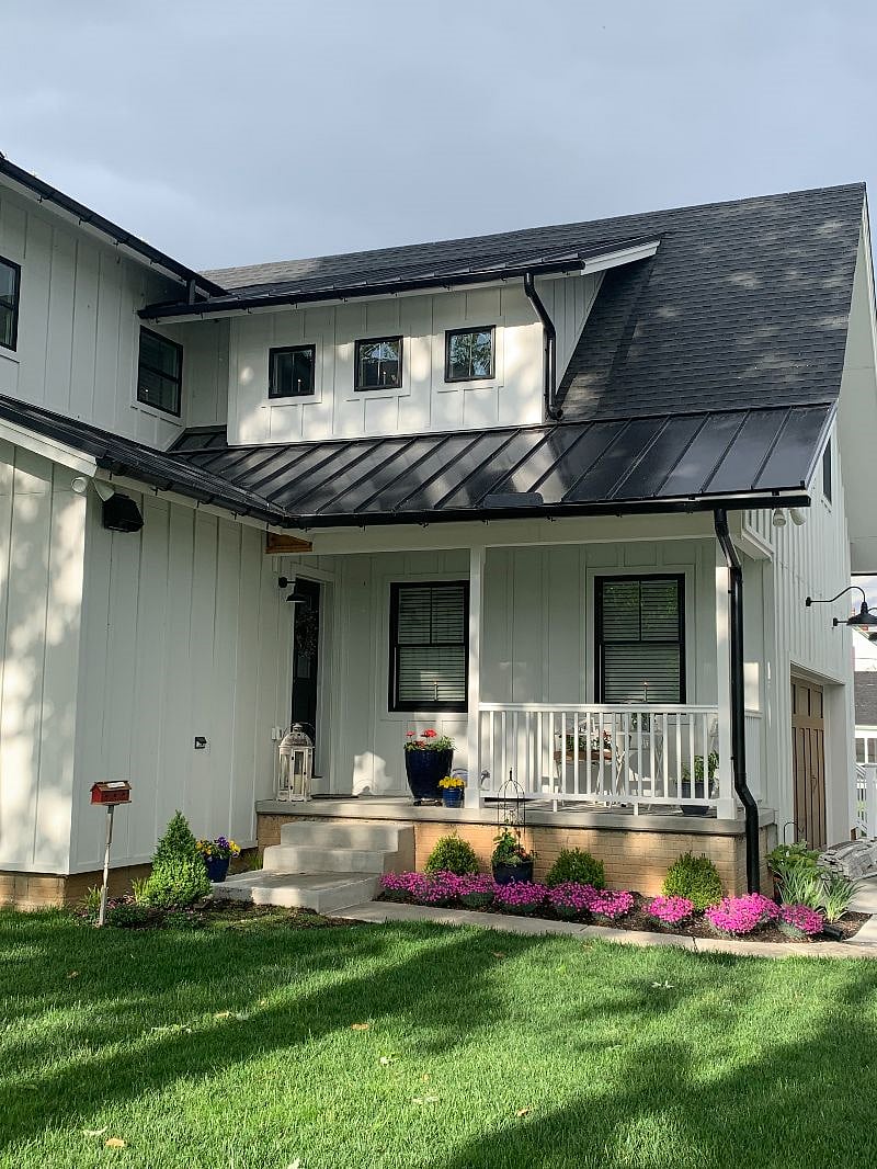 Welcome to The White Cottage, apartment is located over the garage.