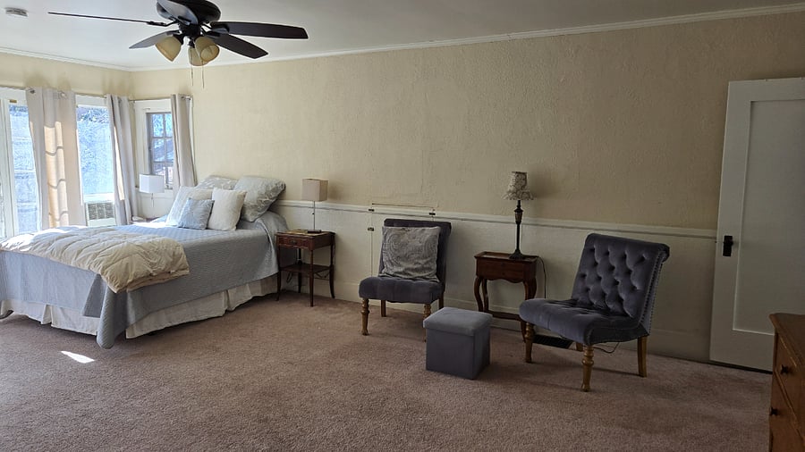 Second bedroom