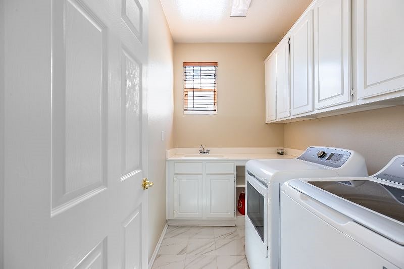 Upstair: Laundry
