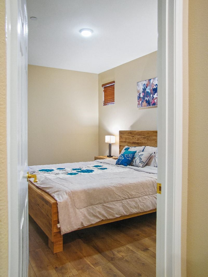 1st Floor: 4th bedroom with King size bed and closet