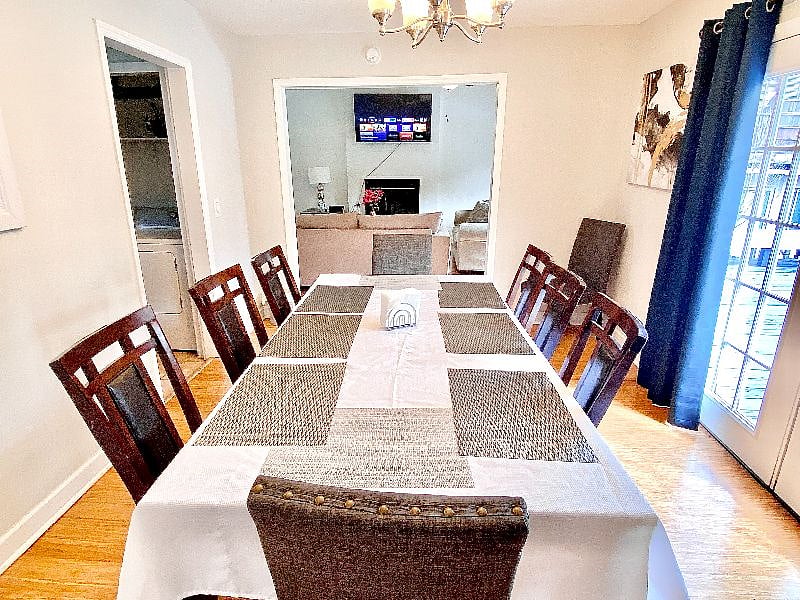 Spacious Dining room 