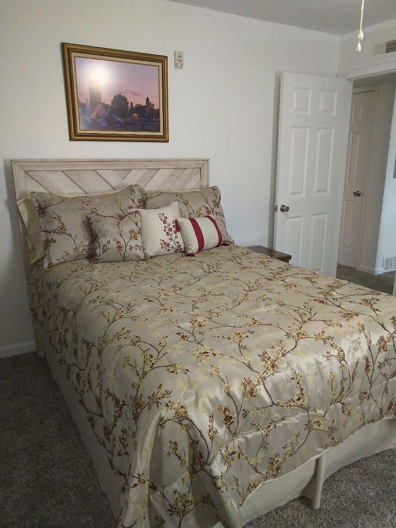 Furnished Finder property 488069_2 photo 9