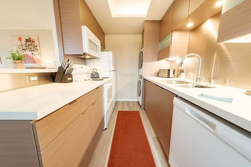 Brand new kitchen, fully stocked with quality none stick cookware, for your convenience. You will find everything you need to cook up all your tastiest meals.