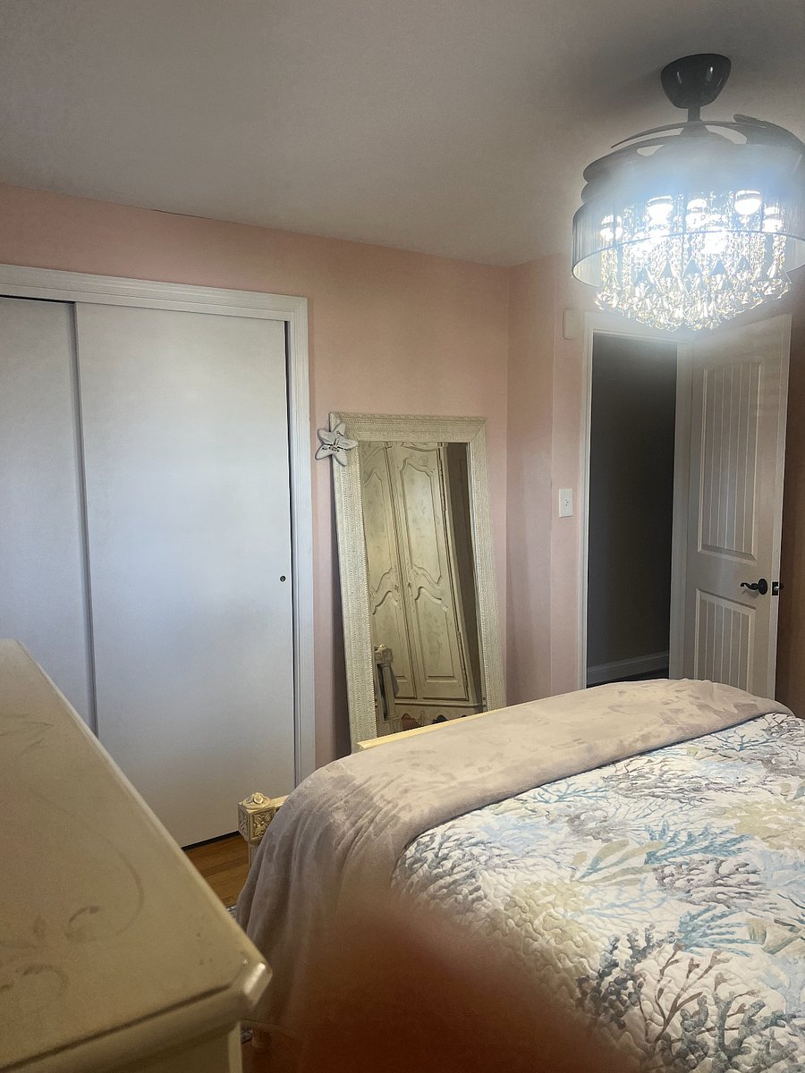 double door closet. Plenty of storage space.