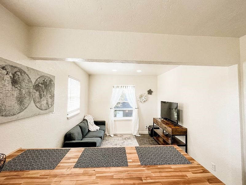 Furnished Finder property 488198_2 photo 2