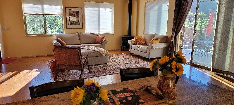 Furnished Finder property 488236_1 photo 3