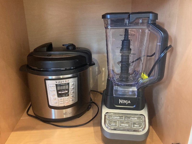 Blender and instant pot available 