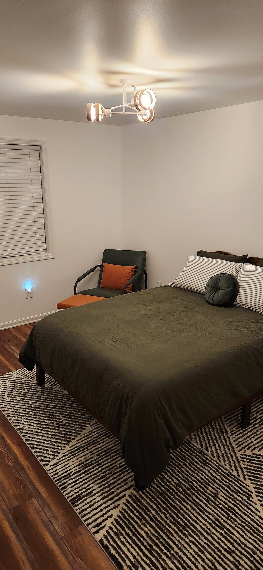 Furnished Finder property 488417_3 photo 15