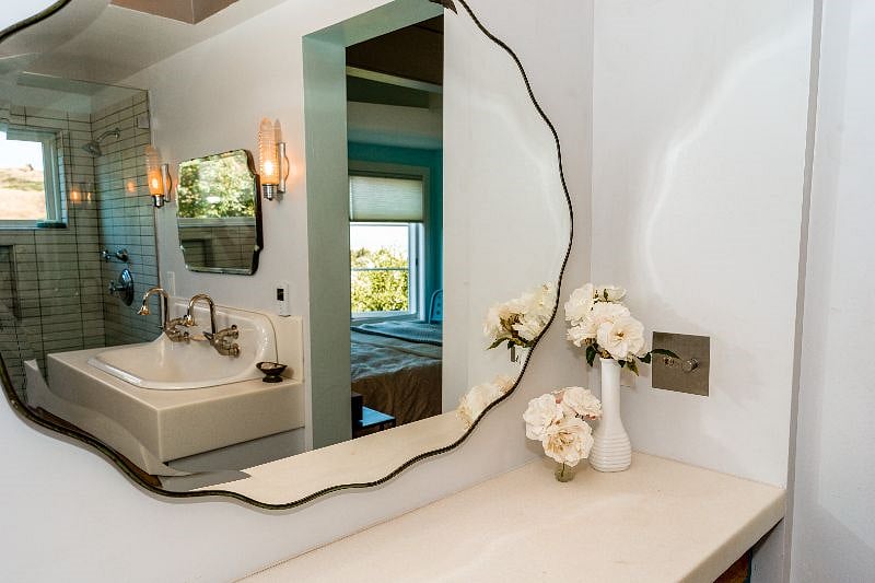 Vintage style meets modern chic.