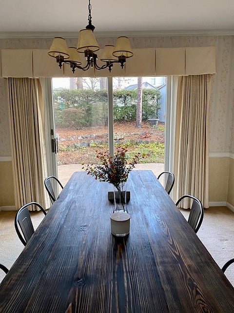 dinning room to backyard.