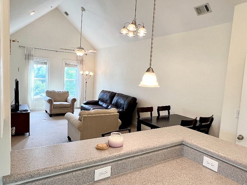 Furnished Finder property 488713_1 photo 4