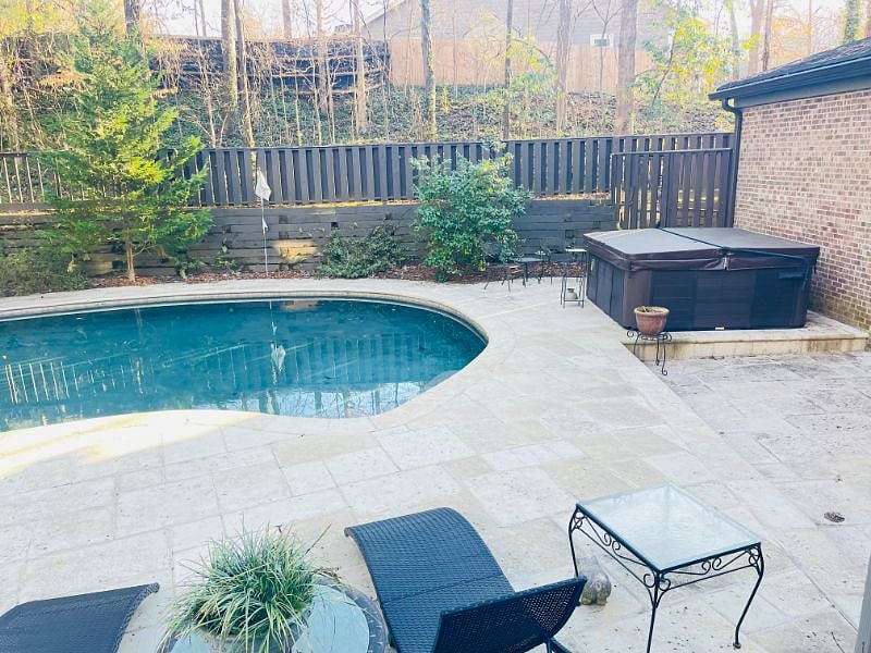 7 seat large hot tub, 104 degrees everyday for a soak.
