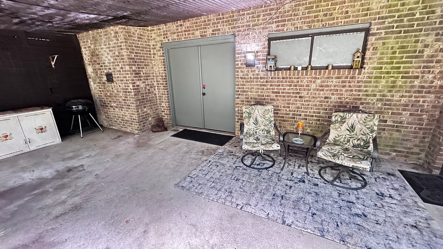 Porch and entrance
